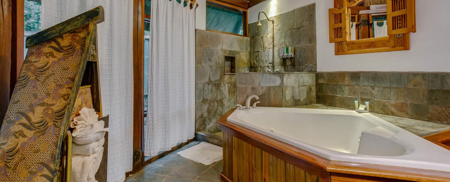 Belize luxury complete garden jacuzzi suite details